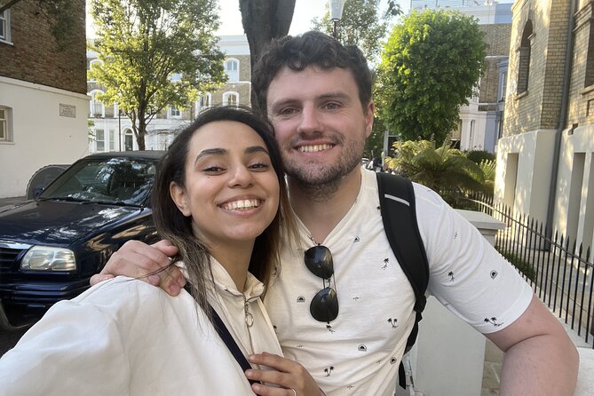 Romantic Notting Hill: Self-Guided Love Story Puzzle Walk - St Luke’s Mews and Sarm Music Village