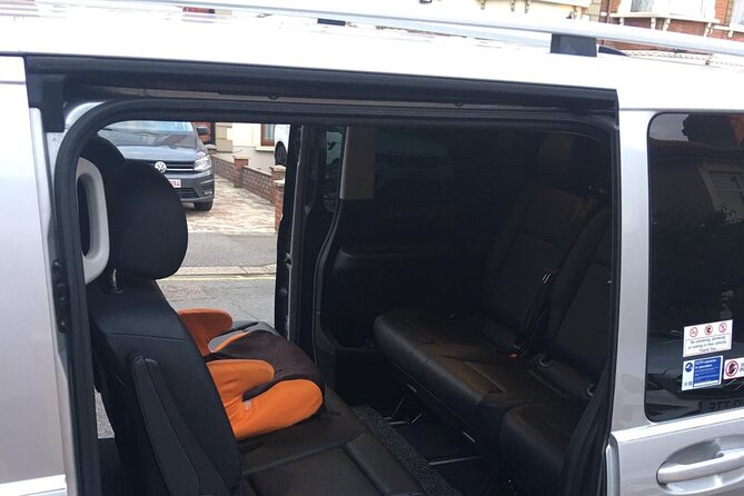 Round Trip Taxi Transfer - Heathrow Airport To & From London - Landing at Heathrow and meeting your driver