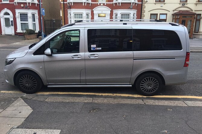 Round Trip Taxi Transfer - Luton Airport To & From London - Who gets the most value from this transfer