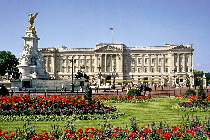 Royal London Guided Tour with Changing of the Guard - The Changing of the Guard: impressive, crowded, and not always simple