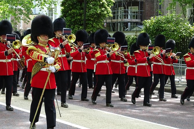 Royal Tour of St James', Parks, Palaces and Royal intrigue - St James’s Square and the shopping stops