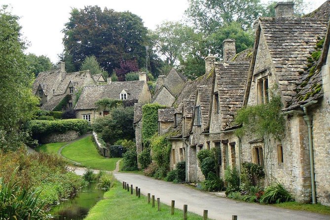Royal Windsor Cotswold & Shakespeare Country in Executive Vehicle Private Tour - Who should book this tour