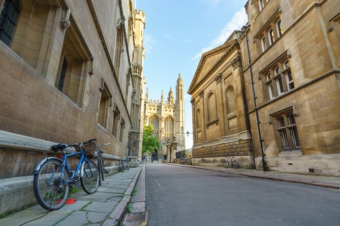 Scholars & Secrets of Cambridge: Self-Guided Puzzle Adventure - A secret-society story for Cambridge’s old streets