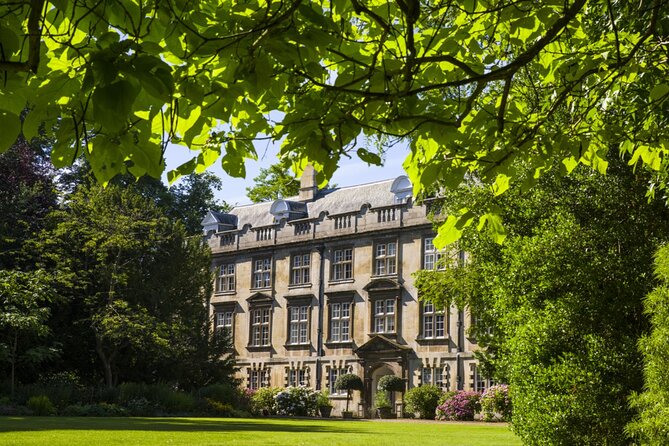 Scholars & Secrets of Cambridge: Self-Guided Puzzle Adventure - St. John’s College in five minutes