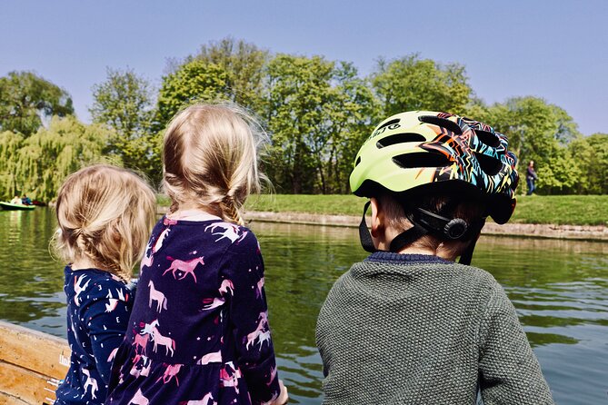 Shared Punt Tour - Cambridge - Queens’ College and the Mathematical Bridge