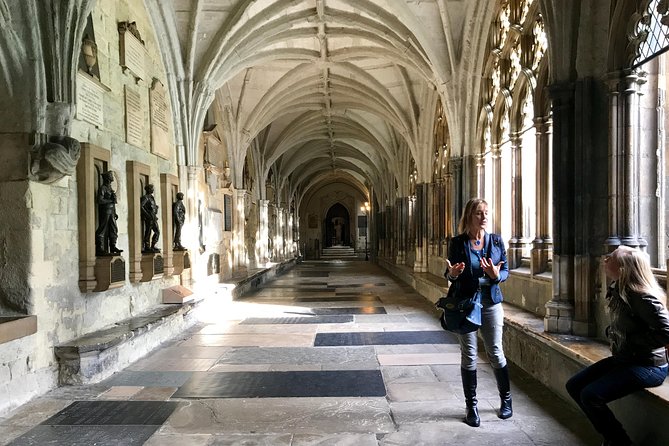 Skip the Line Parliament & Westminster Abbey Fully-Guided Tour - The short changeover between the Abbey and Parliament