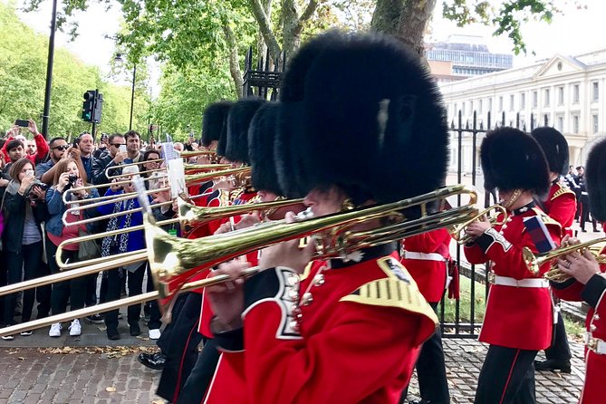 Skip the Line Westminster Abbey & Changing of The Guard Tour - The guard ceremony is more than a palace crowd