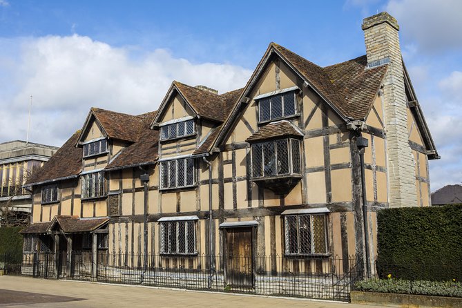 Small Group Cotswolds Villages, Stratford and Oxford Day Tour from London - Oxford’s colleges, libraries, and stories