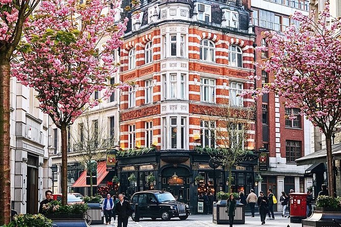 Soho Instagram Self-Guided Walking Tour - Top Photo Spots - What this Soho walk is really like