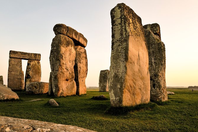 Stonehenge and Bath Day Trip from London with Optional Roman Baths Visit - Guides can make the long coach rides worthwhile