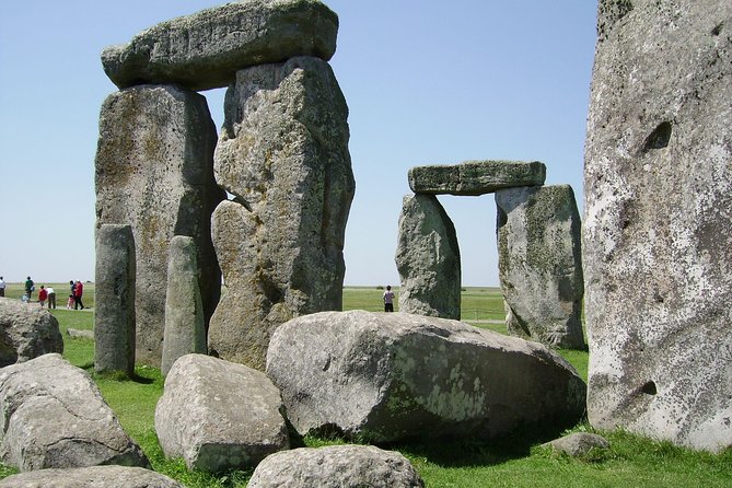 Stonehenge Half-Day Tour from London with Admission - The coach ride across England