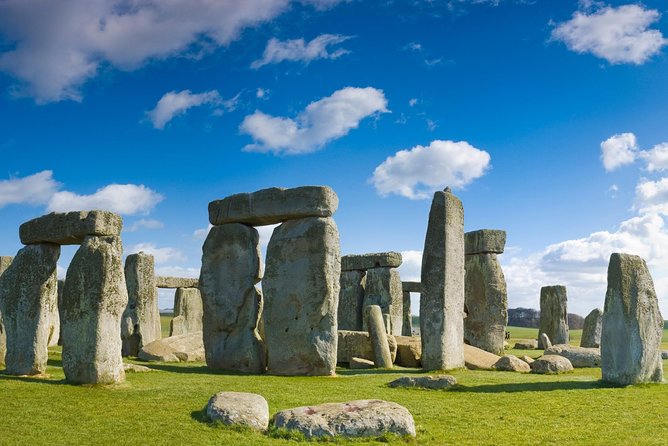 Stonehenge Half-Day Tour from London with Admission - Arriving at Stonehenge and reaching the stones