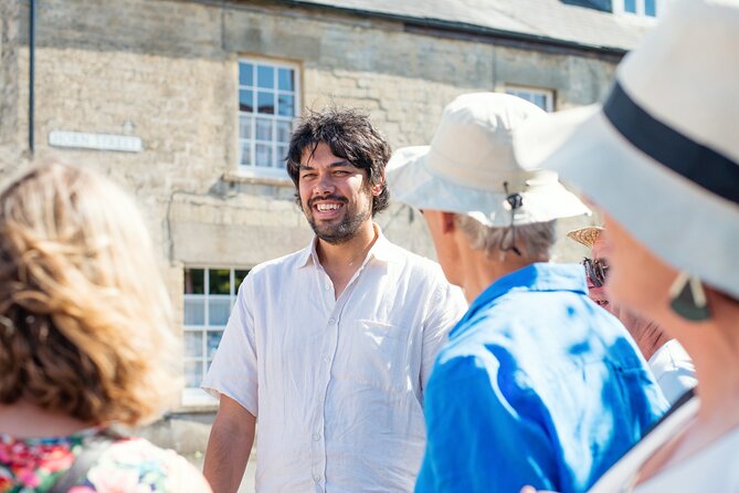Stonehenge Private Full-Day Tour from Bath for 2-8 guests - A local pub lunch, with the bill separate