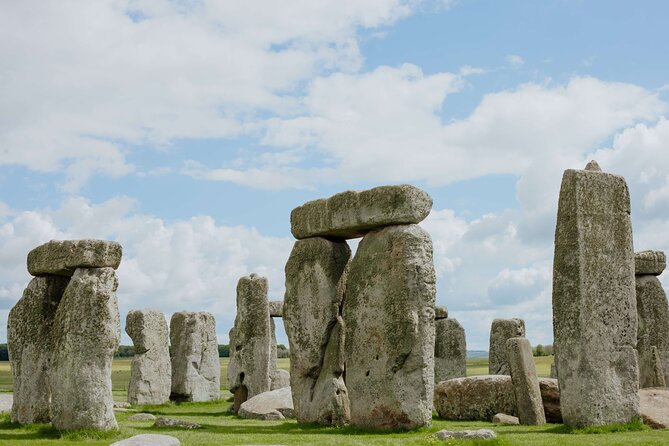 'Stonehenge & Secret England' from Bath for 2-8 curious adventurers - Why this Bath to Stonehenge tour feels different