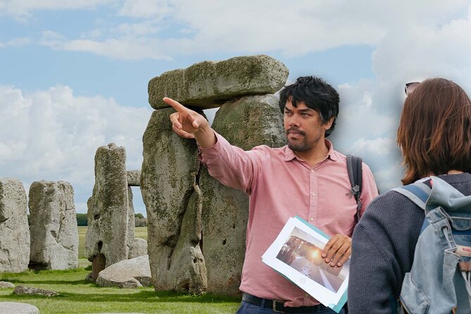 'Stonehenge & Secret England' from Bath for 2-8 curious adventurers - Seeing Stonehenge with time to look around