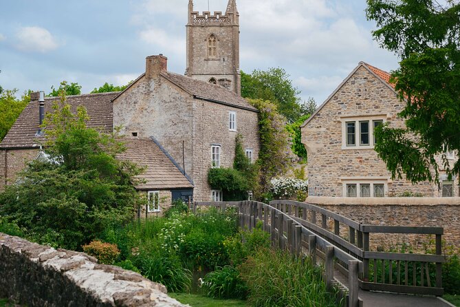 'Stonehenge & Secret England' from Bath for 2-8 curious adventurers - Who should book this experience?
