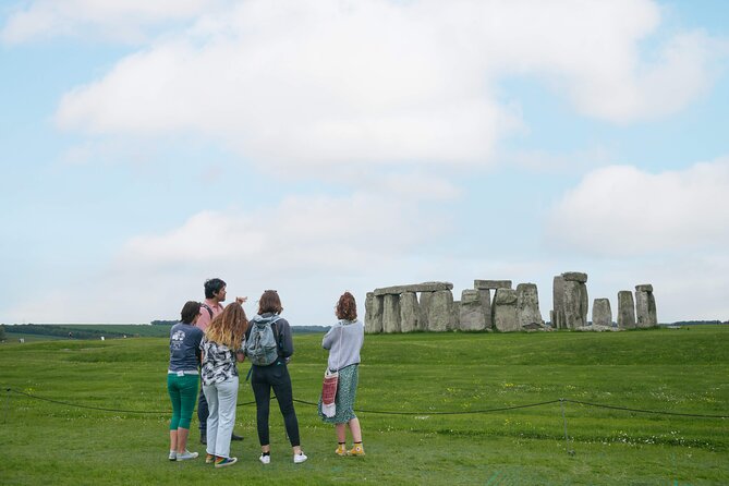 'Stonehenge & Secret England' from Bath for 2-8 curious adventurers - The one-hour ride from Bath