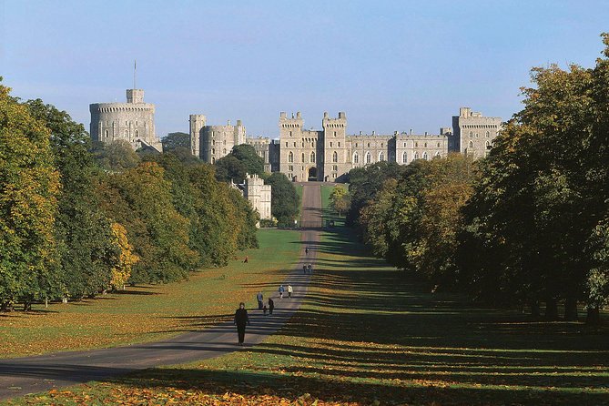 Stonehenge, Windsor Castle, and Bath from London - Food, queues, and the small details that shape the day