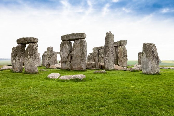 Stonehenge, Windsor Castle and Bath with Pub Lunch in Lacock - Why this day trip works from London