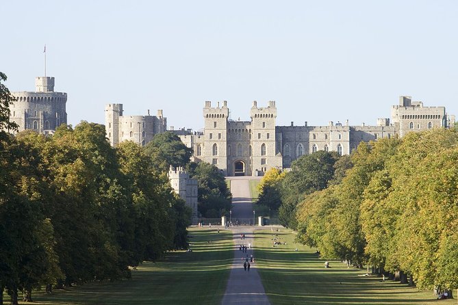 Stonehenge, Windsor Castle and Bath with Pub Lunch in Lacock - How much value do you get for $123.49?