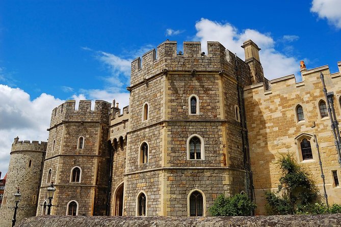 Stonehenge, Windsor Castle and Bath with Pub Lunch in Lacock - Who should book this tour?
