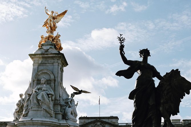 The Changing of the Guard - Exclusive Guided Walking Tour - Admiralty Arch and the road toward Whitehall