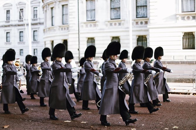 The Changing of the Guard - Exclusive Guided Walking Tour - Clarence House and the end in Westminster