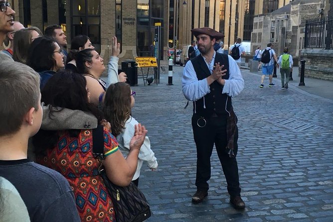 The Cloak and Dagger Tour in London - Guides, acting, and group size