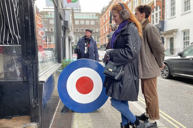The Great British Rock and Roll Walking Tour - Pace, group size, and practical comfort