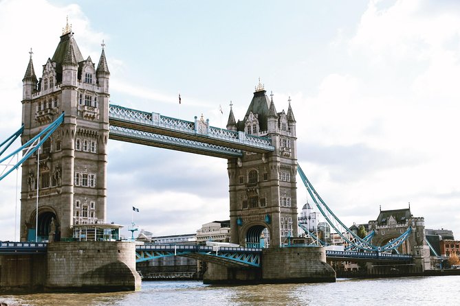 The Old City of London - Exclusive Guided Walking Tour - The Monument and the rebuilding of London