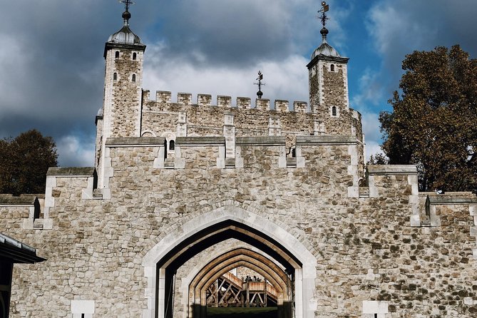 The Old City of London - Exclusive Guided Walking Tour - St. Paul’s Cathedral and London’s familiar skyline