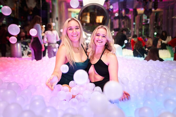 The Original Shoreditch Pub Crawl - The atmosphere: social, youthful, and lively