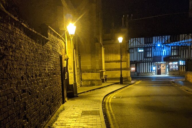 The Sinister Side of Shakespeare's Stratford Walking Tour - What the guide adds to the experience