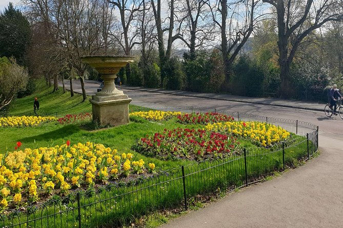 The Splendour of Georgian and Victorian Era Bath: A Self-Guided Audio Tour - Parade Gardens and the walk toward Pulteney Bridge