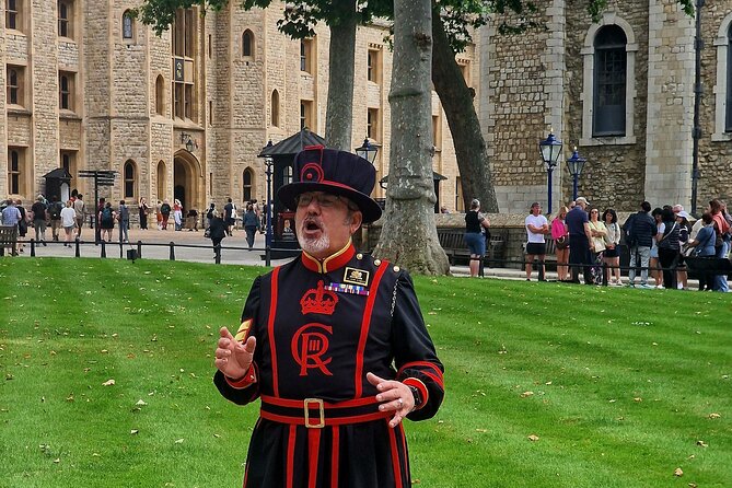 Tower of London Crown Jewels and English Royal History Tour - The White Tower and the making of a royal fortress