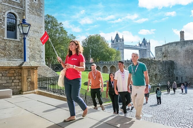 Tower of London: Guided Tour with Thames River Cruise - What this Tower of London tour really delivers