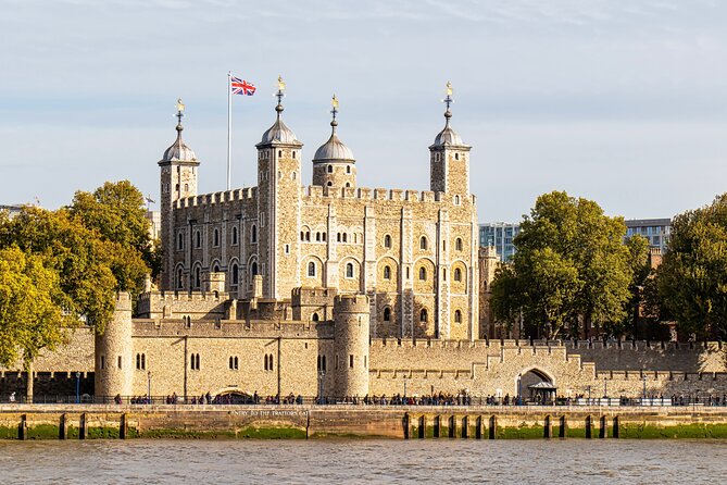 Tower of London Private Walking Tour - The White Tower and its armour collection