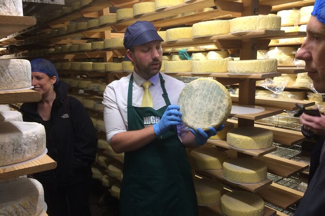 Vineyard & Cheesemaker Bus Tour of Sussex - Court Gardens Farm: a close look at English sparkling wine