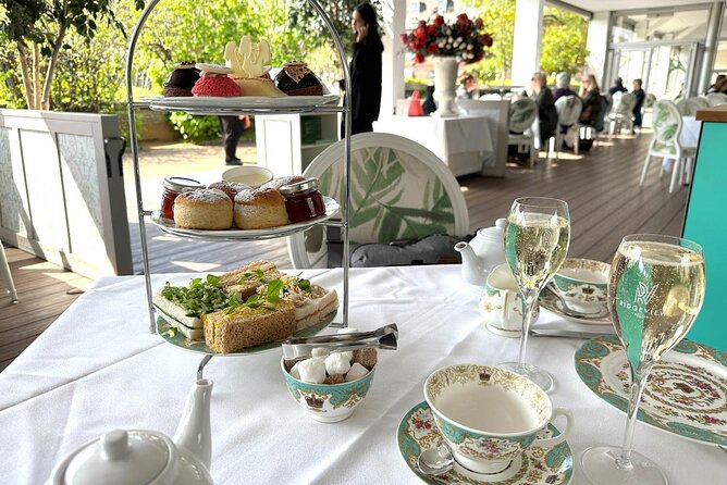 VIP Kensington Palace Gardens Tour & Royal Tea Crown Experience - Choosing the Kensington Palace interior upgrade