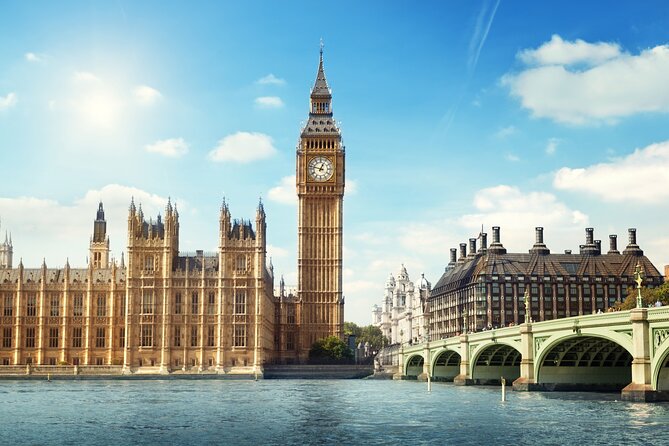 Walking Tour of London Westminster Abbey, Big Ben, Buckingham - Queen Victoria Memorial and St James’s Palace