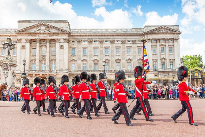 Westminster Abbey, Big Ben, Buckingham Guided Tour of London - St. James’s Palace and a royal neighborhood