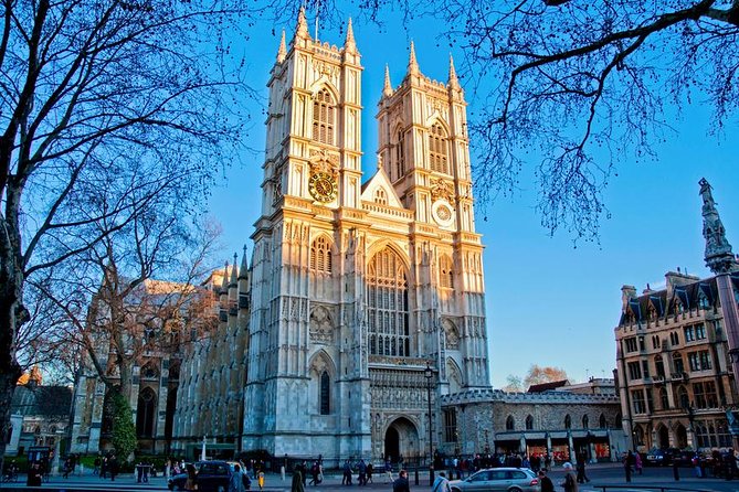 Westminster Guided Walking Tour with Abbey Entry - Guide style: lively, fast, and dependent on the individual