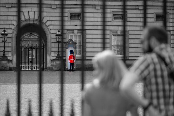 Westminster Small Group Guided Tour with Changing of the Guard - Churchill War Rooms and Downing Street bring modern politics into view