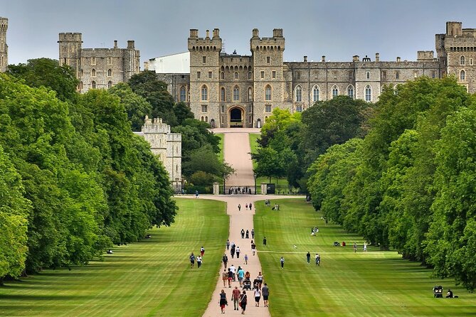 Windsor Castle Half Day Trip from London by Luxury Coach - Windsor Castle by coach: what you are really buying