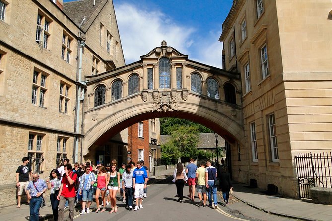 Windsor Castle, Stonehenge, and Oxford Day Trip from London - Coach comfort, walking, and meals
