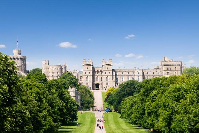 Windsor Castle Tour from London with Transportation & Audio Guide - Entering the castle and planning your two hours